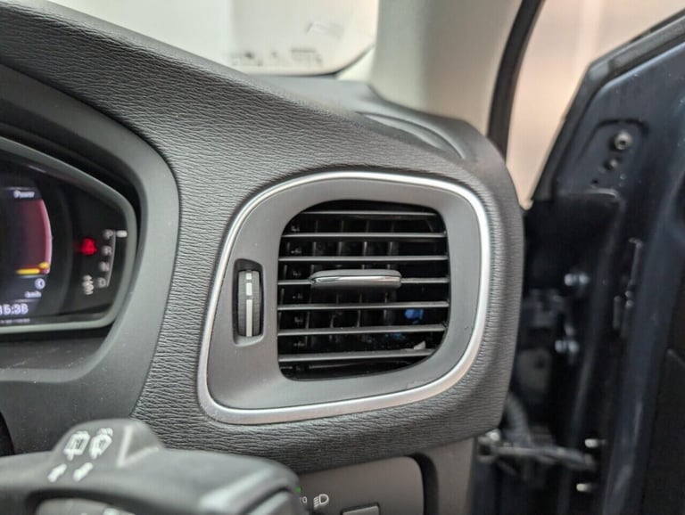 2019 Volvo V40 Cross Country 1.5 T3 Edition Hatchback 5dr Petrol Auto Euro 6 (s/s) (152 ps) 18'' ...