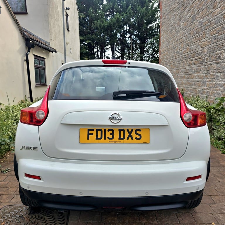 Nissan, JUKE, Hatchback, 2013, Manual, 1598 (cc), 5 doors