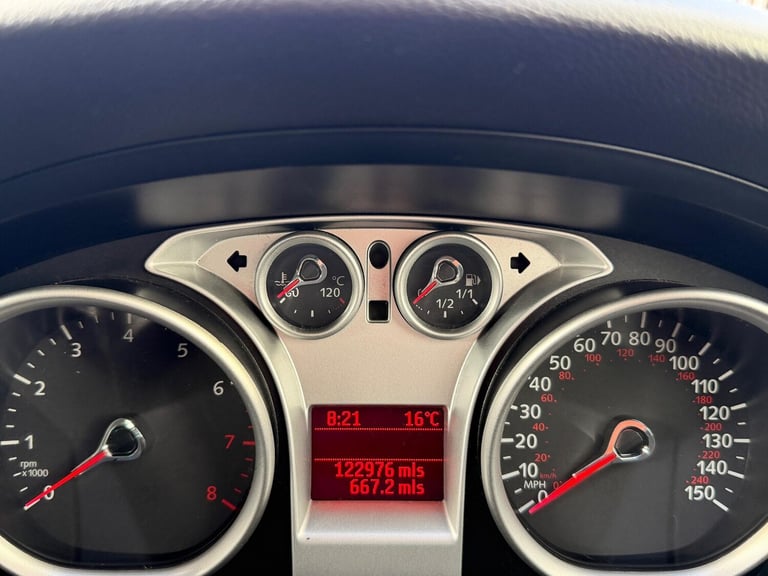 2010 Ford Focus 1.6 Titanium 5dr Auto HATCHBACK PETROL Automatic