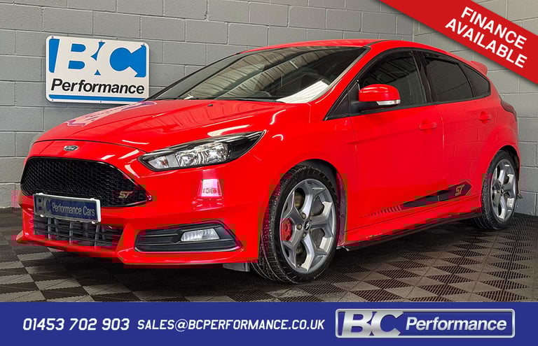 FORD FOCUS 2.0 T EcoBoost ST-2 Red Manual Petrol 2015