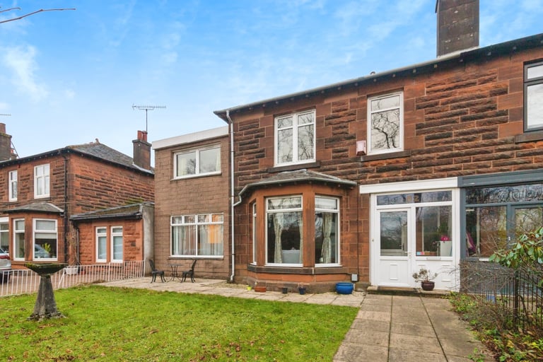4 bedroom house in Victoria Park Drive North, Glasgow, G14 9NW