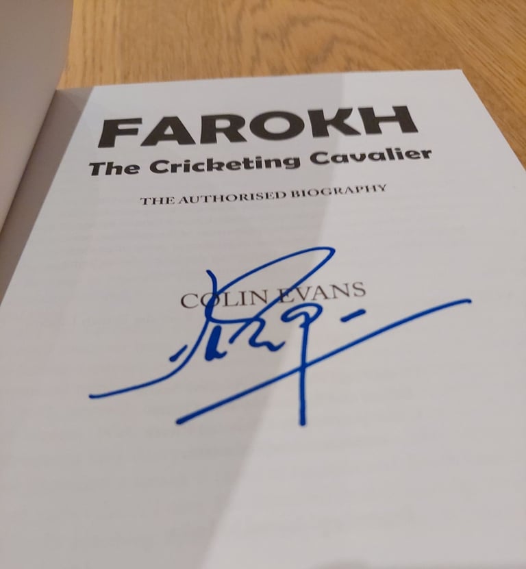 🏏 Cricket Bundle – 6-Piece Wicket Set + 14 Books (Some Brand New) 🏏