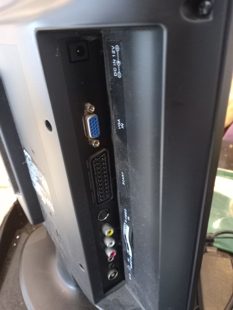 Caravan 12 v  Tv