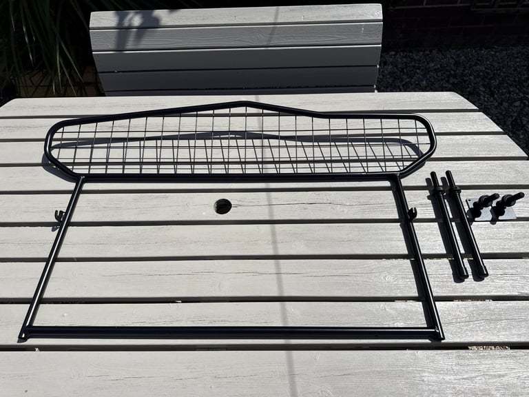 Mini Countryman Dog Guard 