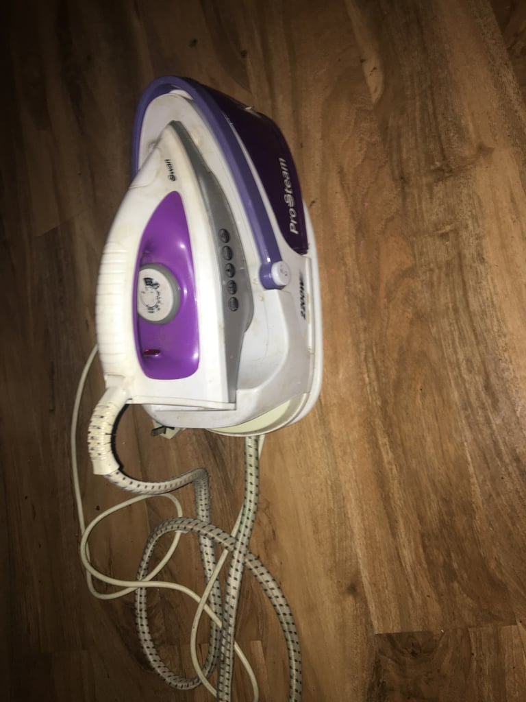 Swan steam Iron