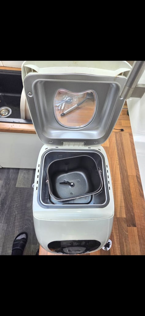 Breadmaker - great condition 