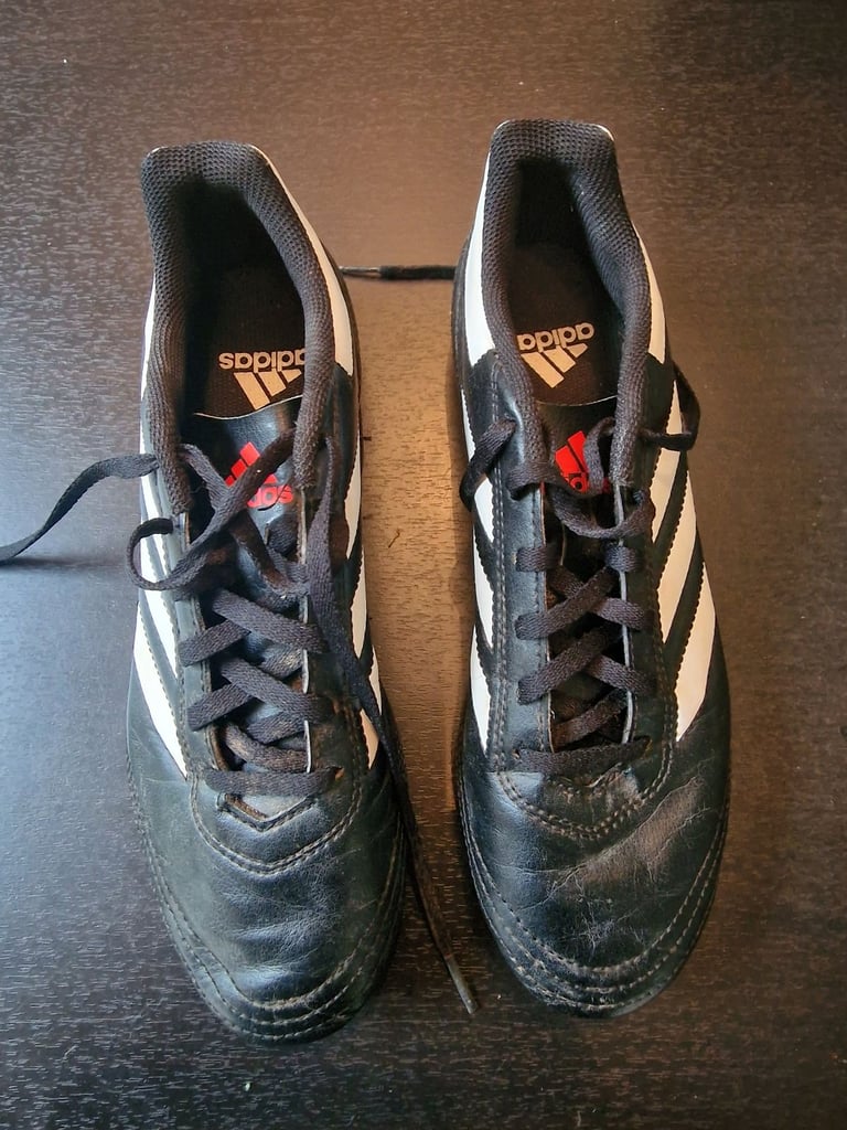 Adidas football boots size 7
