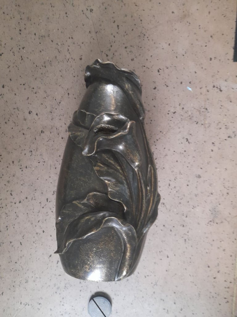 Bronze Urn, Cala Lily