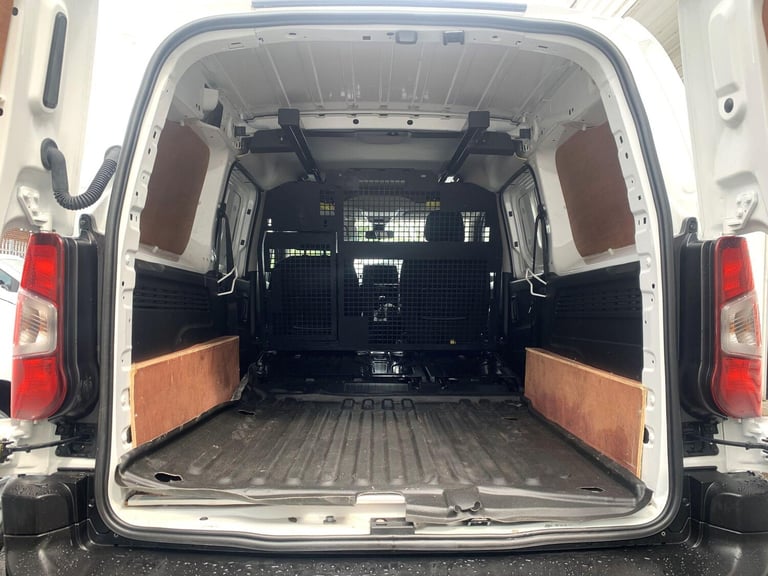 2022 Peugeot Partner 1.5 BlueHDi 850 Professional Premium Long Crew Van LWB Euro 6 6dr PANEL VAN ...
