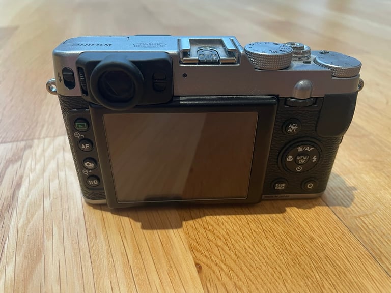 Fuji Film Finepix X20 Digital Camera - 12MP [lens control error]