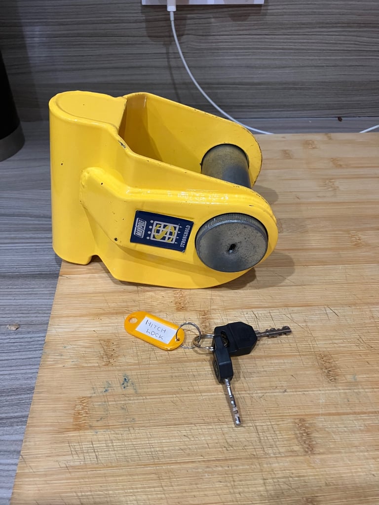 image for Maypole Stronghold SH5412 Caravan & Trailer Hitch Lock With 2 keys