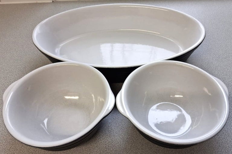 CERAMIC DISHES SET / DISHWASHER SAFE/ MICROWAVE AND OVEN