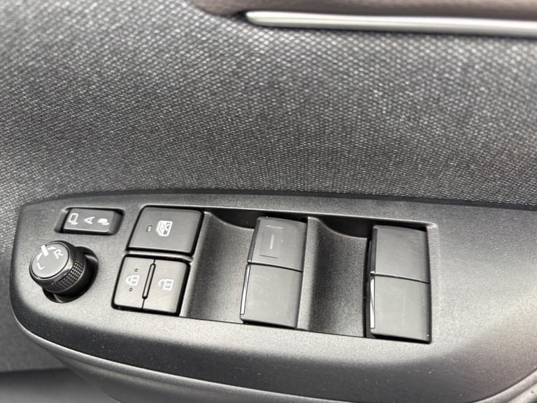 2022 Toyota Yaris Cross 1.5 VVT-h Excel SUV 5dr Petrol Hybrid E-CVT Euro 6 (s/s) (116 ps) Petrol/...