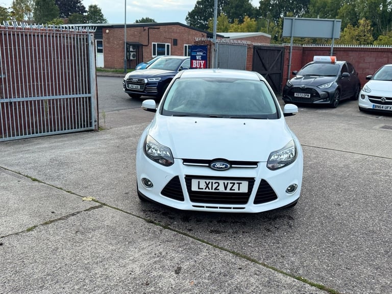2012 Ford Focus 1.6 Zetec Euro 5 5dr HATCHBACK Petrol Manual