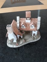 Collectable Ceramic Cottage