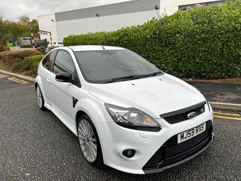 2009 Ford Focus 2.5 RS Hatchback 3dr Petrol Manual (225 g/km, 301 bhp)-3 Former Keepers-Sup Hatch...