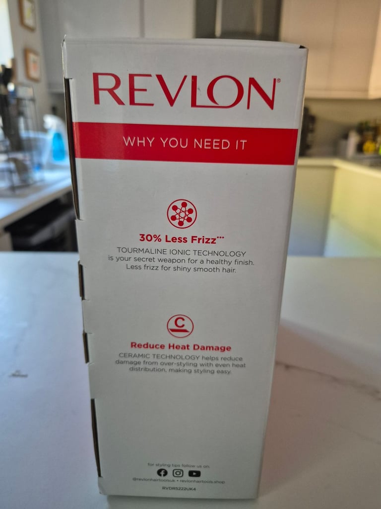 REVLON Salon One-Step Hair Dryer and Volumisee