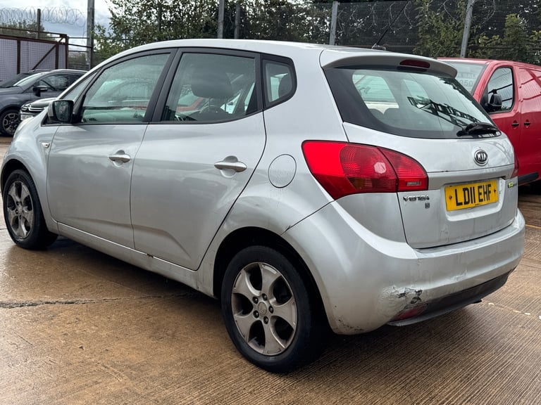 2011 Kia Venga 1.4 CRDi EcoDynamics 2 5dr HATCHBACK Diesel Manual - Image 5