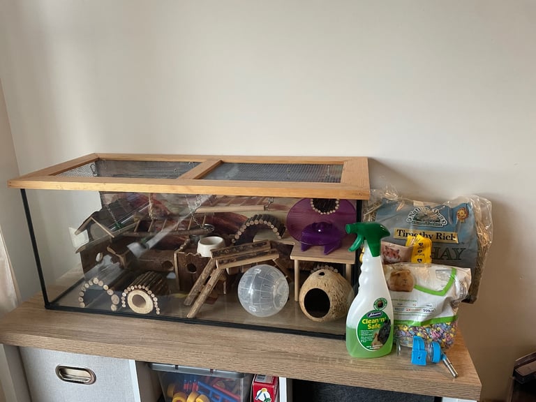 Large mouse / gerbil / hamster tank