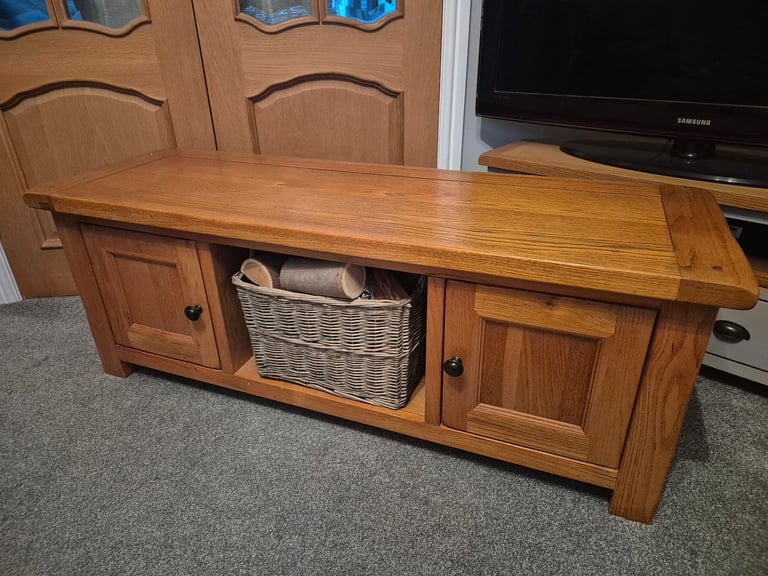 image for Large Solid Oak Tv unit 