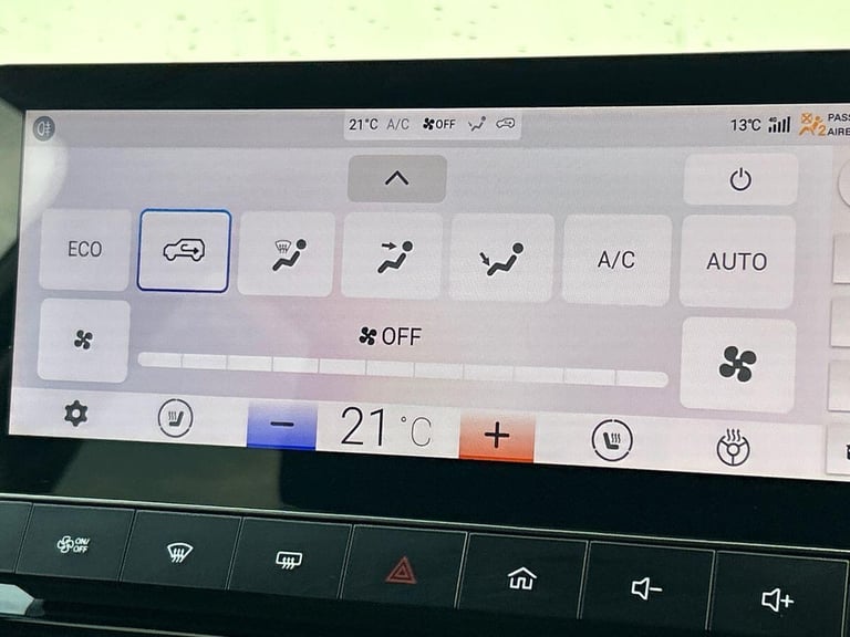 2025 MG MG4 64kWh Trophy Long Range Hatchback 5dr Electric Auto (203 ps) Hatchback ELECTRIC Autom...