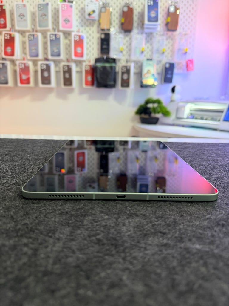 PRISTINE: Apple iPad Air 4th Gen, 64gb, Green, CELLULAR 