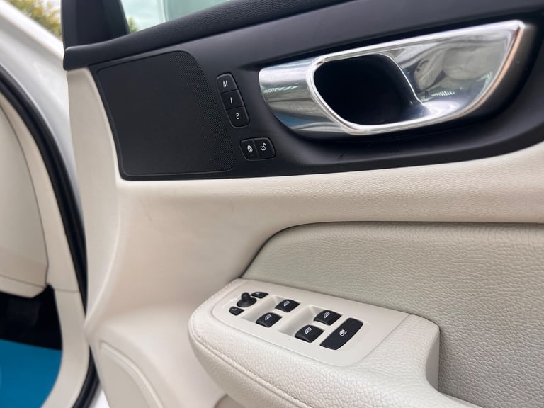 2020 Volvo V60 2.0 B3 MHEV Momentum Estate 5dr Petrol Hybrid Auto Euro 6 (s/s)