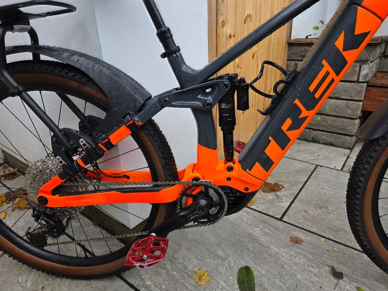 2021 Trek Rail 9.8 xt full carbon electric bike - 2nd battery,  spare tyres, rear rack..