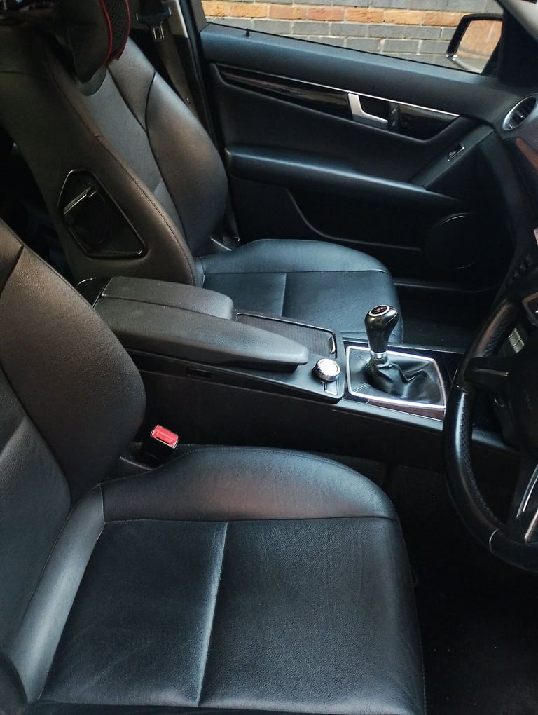 Mercedes-Benz, C CLASS, Saloon, 2012, Manual, 2143 (cc), 4 doors