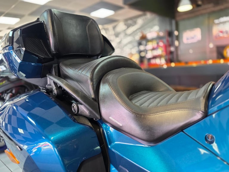 2024 CAN-AM SPYDER F3 LIMITED TRIKE 1330CC SEMI AUTO 2,200 MILE'S 