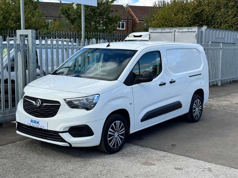 2020 Vauxhall Combo 2300 1.5 Turbo D 100ps H1 Sportive Van PANEL VAN DIESEL Manual