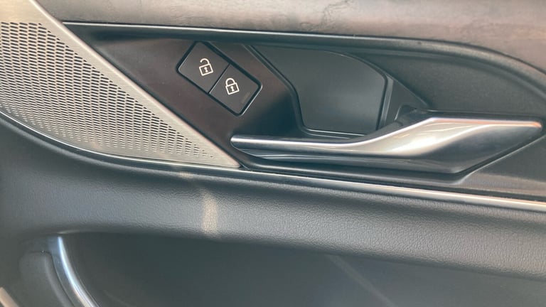 2021 Jaguar XF 2.0 D200 R-Dynamic SE 4dr Auto SALOON DIESEL Automatic