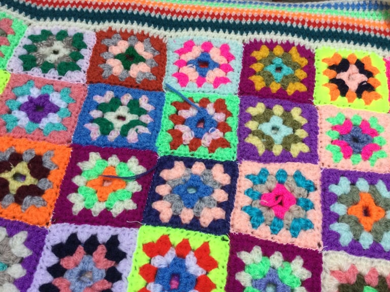 Wool crochet granny blanket/bed throw