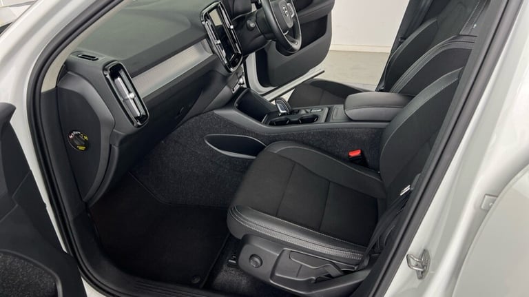 2020 Volvo XC40 T3 Momentum Automatic Estate Petrol Automatic