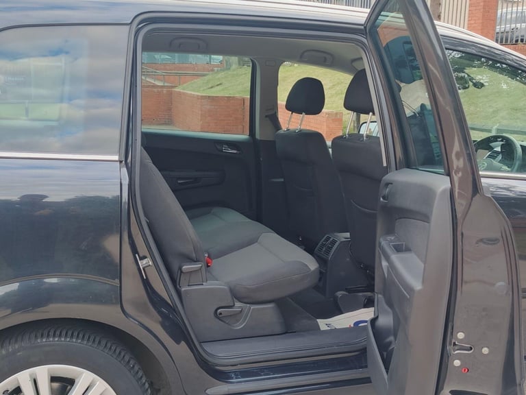 2012 Vauxhall Zafira 1.6 16V Design Euro 5 5dr (SNav) MPV Petrol Manual