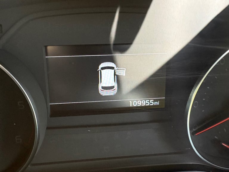 Kia Sportage 2.0 Diesel ISG 4 AWD Auto.Heated leather,reverse camera,pan roof