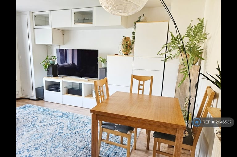 2 bedroom flat in Viewcraig Gardens, Edinburgh, EH8 (2 bed) (#2646537)