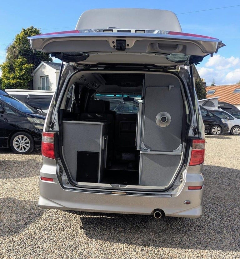 2004 TOYOTA ALPHARD CAMPERVAN