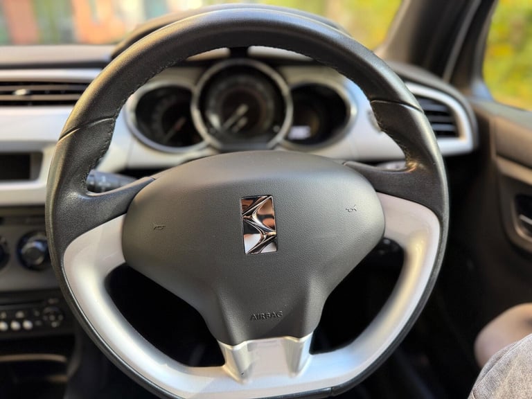 2013 Citroen DS3 1.2 VTi DSign Euro 5 3dr HATCHBACK Petrol Manual