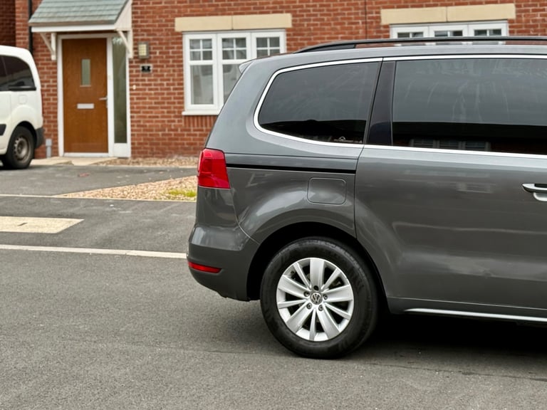2011 Volkswagen Sharan Sport 2.0TDI 170 6 Speeds. 