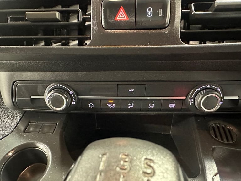 2021 21 VAUXHALL COMBO 1.5 TURBO D 2000 SPORTIVE L1 H1 * 44,467 3 SEATER * DIESE