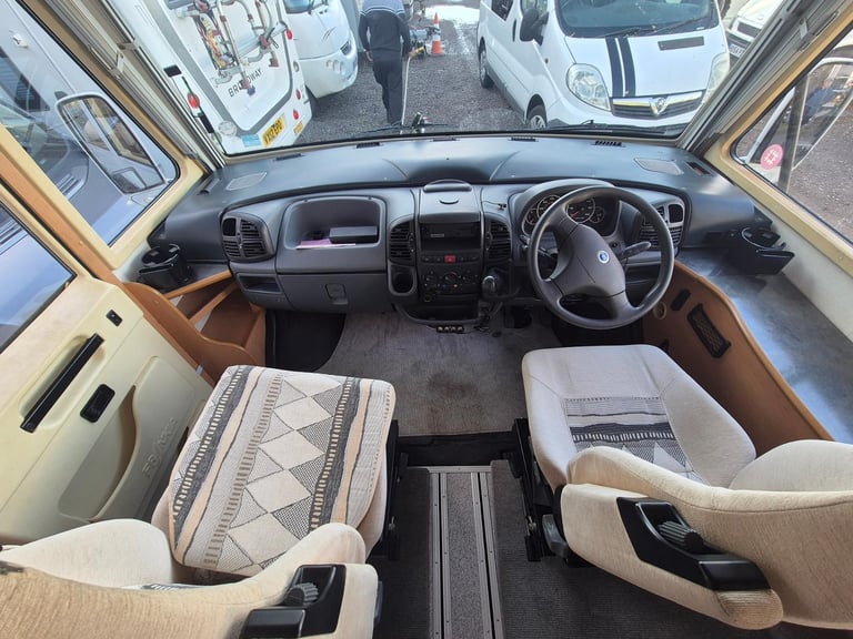 Frankia Holiday Class A Class Motorhome 2003