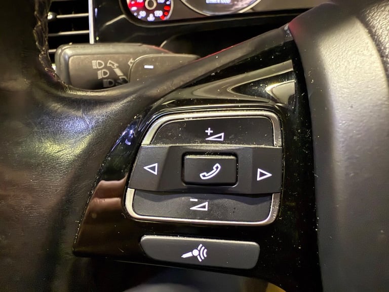 2014 Volkswagen Touareg 3.0 TDI V6 BlueMotion Tech R-Line Tiptronic 4WD Euro 6 (s/s) 5dr ESTATE D...