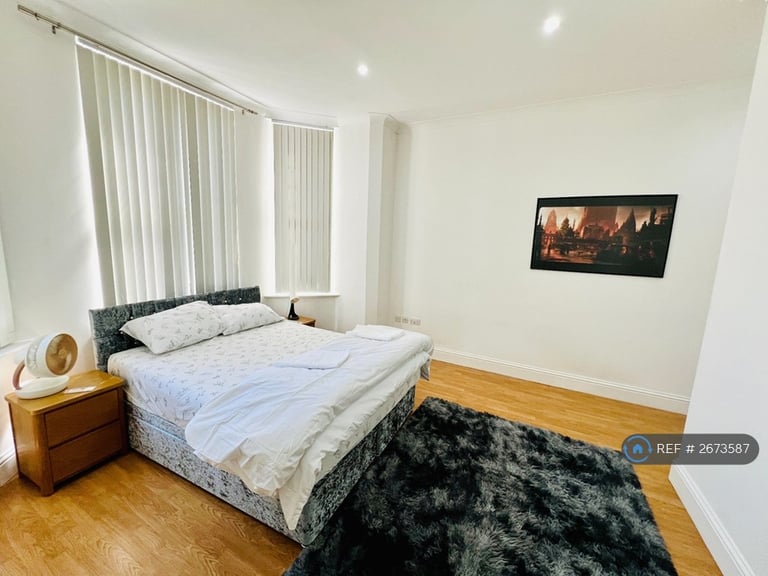 2 bedroom flat in Culmington Road, Ealing, W13 (2 bed) (#2673587)