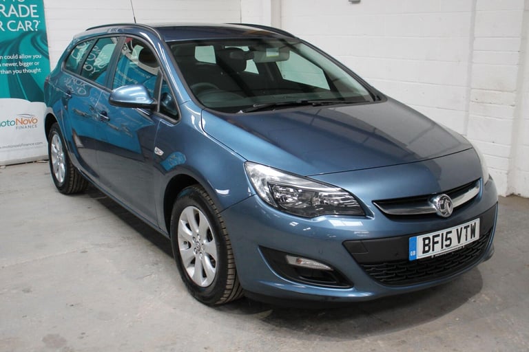 image for 2015 Vauxhall Astra 1.6i Design Sports Tourer Auto Euro 6 5dr ESTATE Petrol Automatic