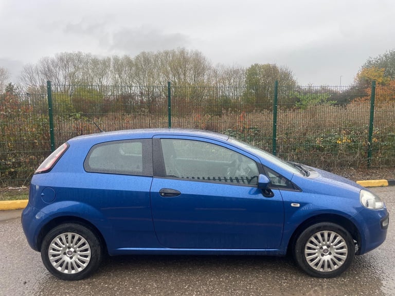 FIAT PUNTO EVO 1.4 ACTIVE 10 REG BLUE 3 DOOR MOT JANUARY 9TH 2026 LOW INSURANCE 48+MPG