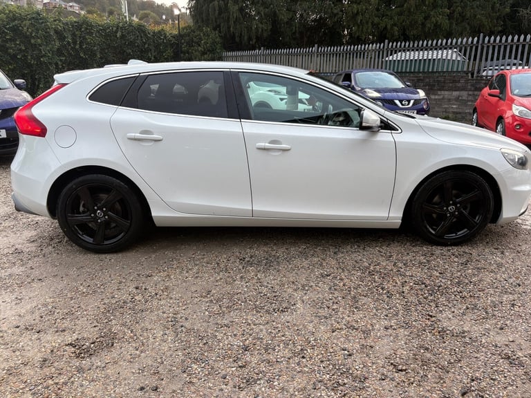 2014 Volvo V40 D2 R DESIGN 5dr HATCHBACK Diesel Manual