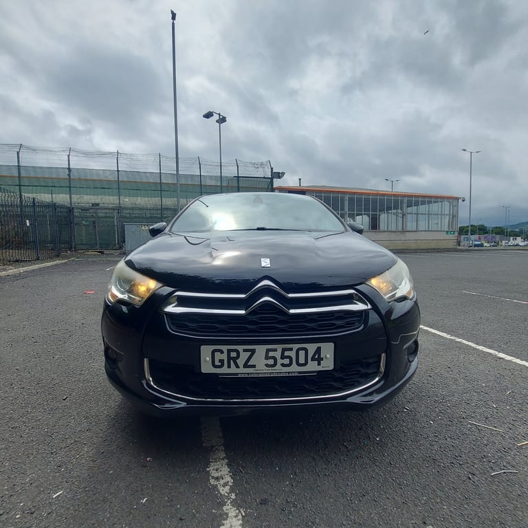 Citroen, DS4, Hatchback, 2013, Manual, 1560 (cc), 5 doors