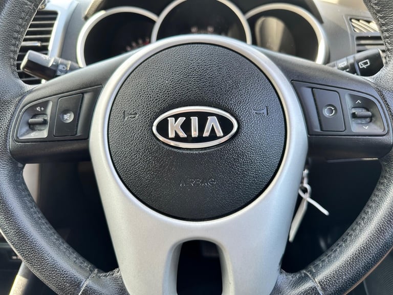 2010 Kia Venga 1.6 2 Auto Euro 5 5dr HATCHBACK Petrol Automatic