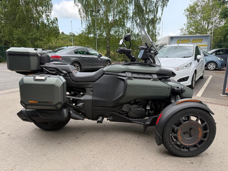 2025 Can-Am Canyon RedRock 1330cc 6 speed semi automatic Spyder trike 